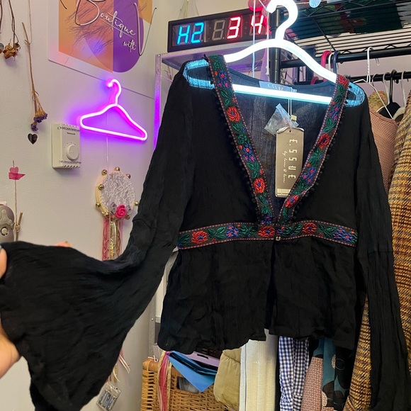 Boho bell sleeves top - Picture 2 of 10